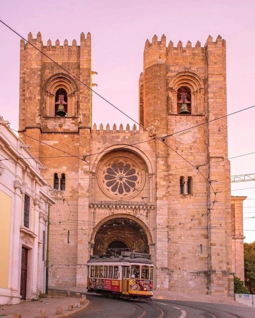 Lisbon: Private Tuk-Tuk City Tour With Local Guide - Cathedral to Santa Luzia: the start that sets the scene fast