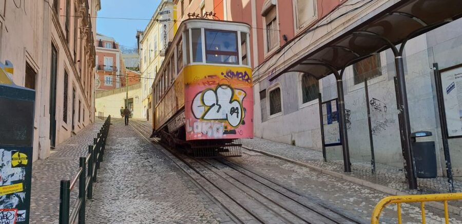 Lisbon: Private Tuk-Tuk Tour for 2 hours - The Route: Lisbon Cathedral to Alfama Without Wasting Steep Time