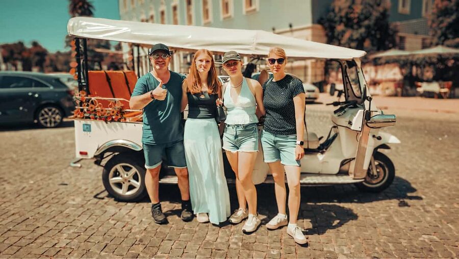 Lisbon: Private Tuk-Tuk Tour of Old Town & Scenic Viewpoints - Key things to know before you ride