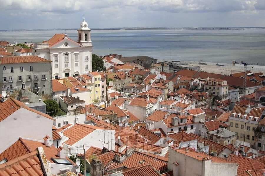 Lisbon: Private Walking Tour with a Local Guide - Starting at Praça do Comércio: the sea-facing square that frames everything