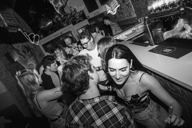 Lisbon Pub Crawl - The guide experience: what makes it feel safe and fun
