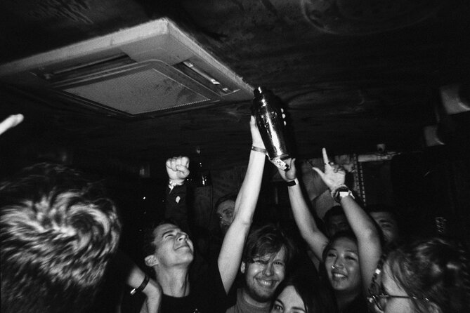 Lisbon Pub Crawl - Drinks and the pace: what the package actually means for you