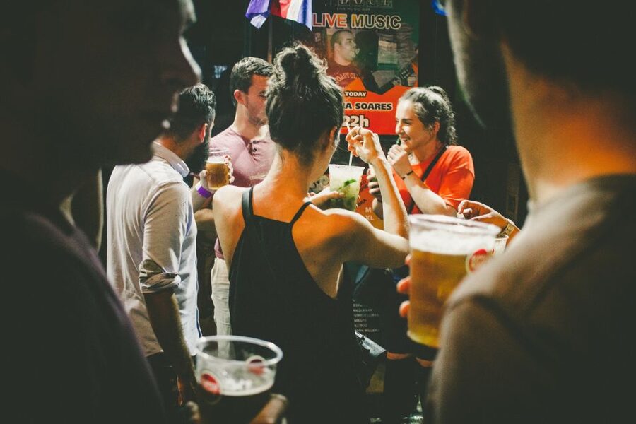 Lisbon: Pub Crawl with Open Bar (Premium Upgrade Available) - The Open Bar Hour: What You Actually Get for Your Money