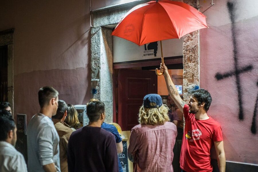 Lisbon: Pub Crawl with Open Bar (Premium Upgrade Available) - The Pink Street Stop: Sightseeing With a Party Pulse