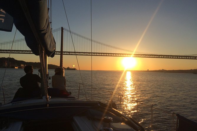 Lisbon River Sunset Sailing Cruise - Entering the boat at Cafetaria MensagemAltis Belem: what to expect first