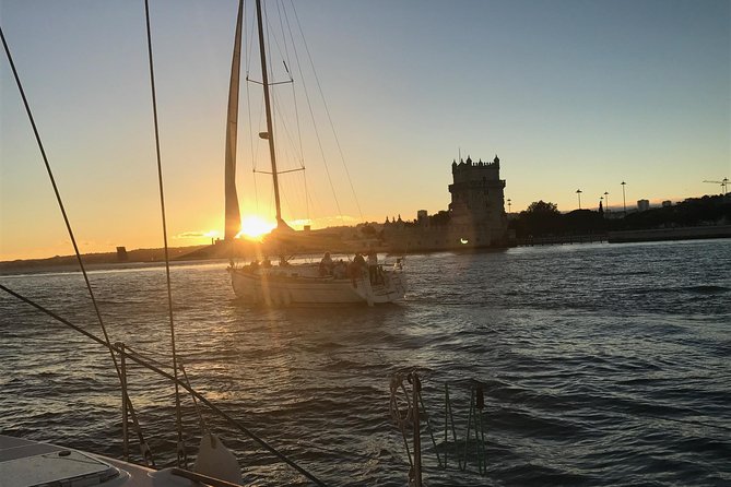 Lisbon River Sunset Sailing Cruise - Timing the return to shore: why you feel the sunset instead of chasing it
