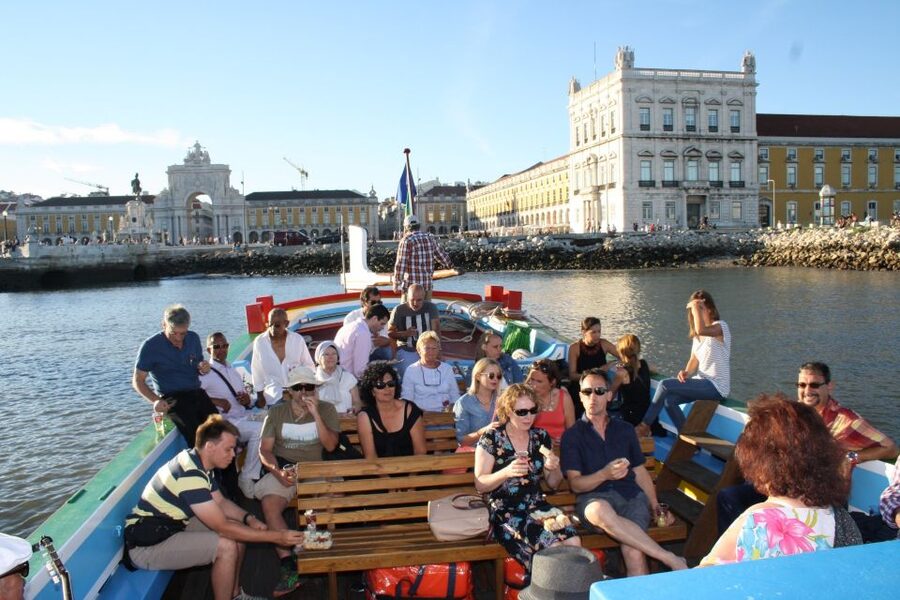 Lisbon: River Tagus Sightseeing Cruise in Traditional Vessel - The Tagus River Stretch You’ll Actually Want to See