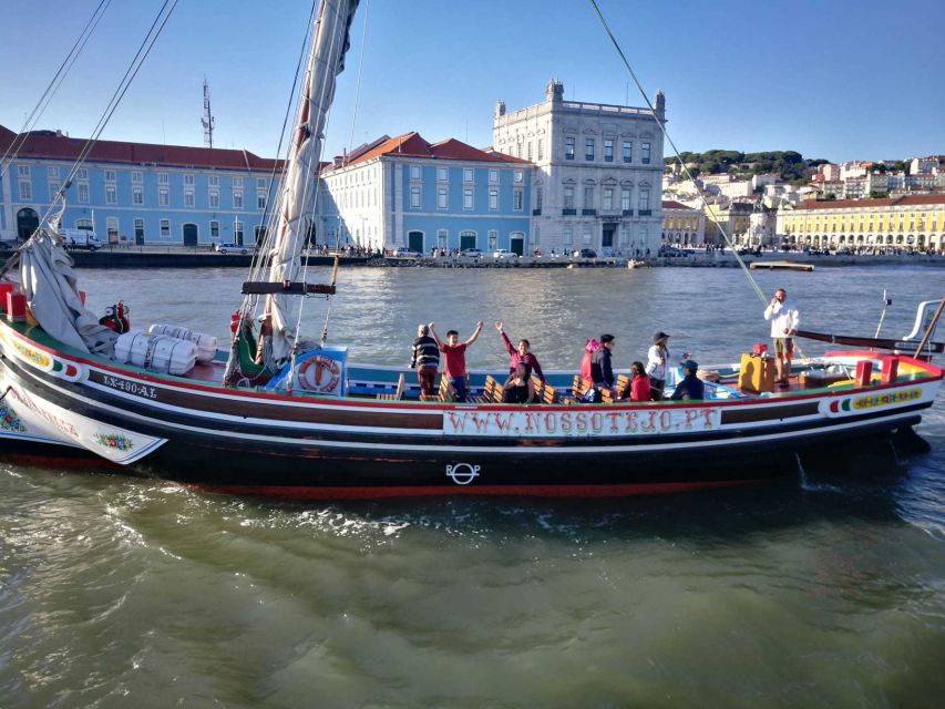 Lisbon: River Tagus Sightseeing Cruise in Traditional Vessel - Praça do Comércio: Lisbon’s Big Square, Rebuilt After 1755
