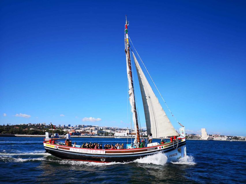 Lisbon: River Tagus Sightseeing Cruise in Traditional Vessel - Castelo de São Jorge and the View of Lisbon’s 7 Hills