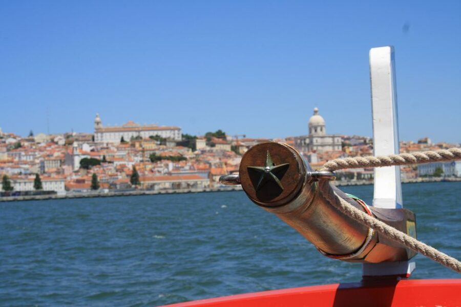 Lisbon: River Tagus Sightseeing Cruise in Traditional Vessel - Lisbon Cathedral (114) and Santa Engrácia: Two Ages in One Breath