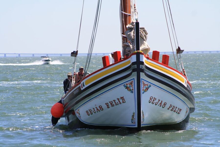 Lisbon: River Tagus Sightseeing Cruise in Traditional Vessel - Christ the King: Listen for the Backstory