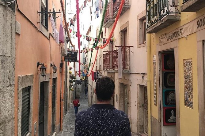 Lisbon's Kickstart Tour with a Local - Miradouro de Santa Luzia: Alfama from the outside