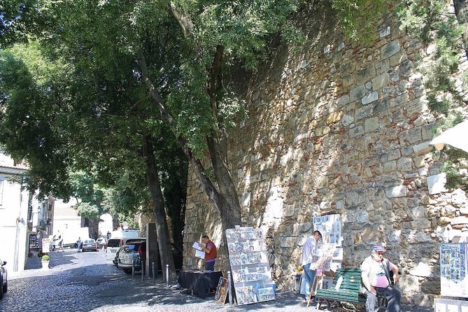 Lisbon´s Private Walking Sightseeing Tour - Lisbon Cathedral and the Holy Door at Sé