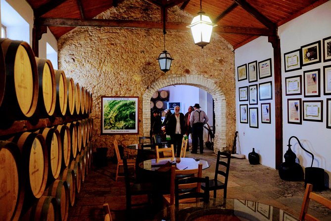 Lisbon´s South Sights & Wine Private Tour - Private Guide and Vehicle: The Real Value of Paying for “Just Your Group”