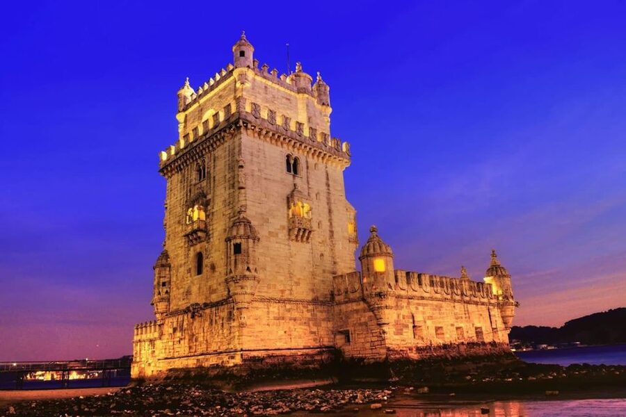 Lisbon: Sailboat Tour w/ Local Guide and Open Bar Green Wine - Almada and the River System: How the Guide Adds Context