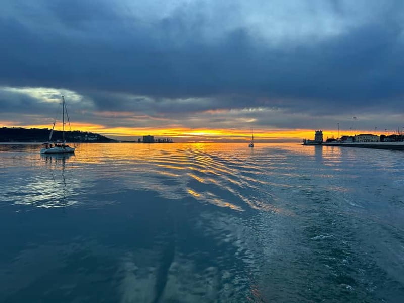 Lisbon: Sailing Boat Tour with Drinks & Pastel de Nata - Lisbon Sailing on the Tagus: what makes it worth your time