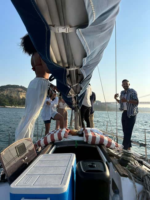 Lisbon Sailing on the Tagus - The 2-Hour Route: A Calm Loop with Big “Wow” Stops