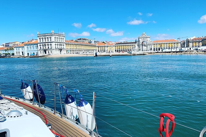 Lisbon Sailing Tour: 2-Hour Cultural Scenic Cruise with Wine - Palácio Nacional da Ajuda, Discoveries Monument, and Praça do Comércio