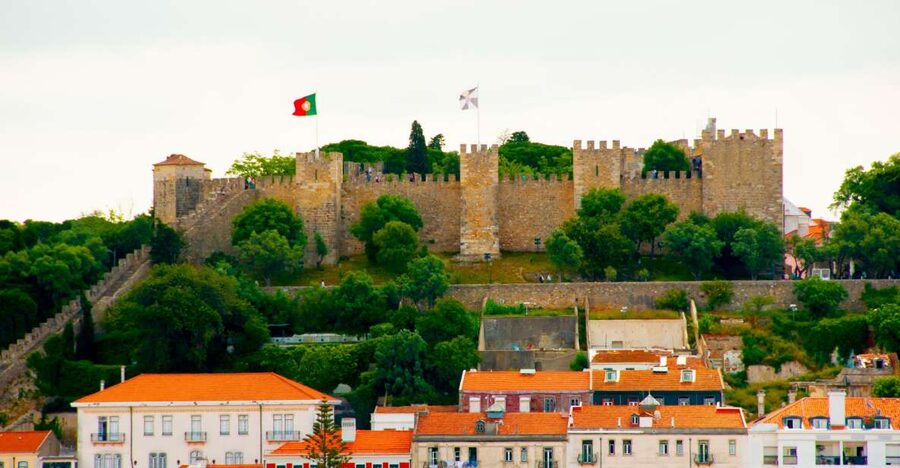 Lisbon: Saint George's Castle Entry & City Self-Guided Tours - Who this self-guided St. George’s + Lisbon walk fits best