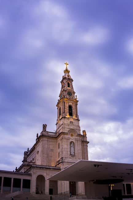 Lisbon: Sanctuary Fátima & Little Shepperd Town Guide Tour - Chapel of the Apparitions: candle time and prayer that doesn’t feel rushed
