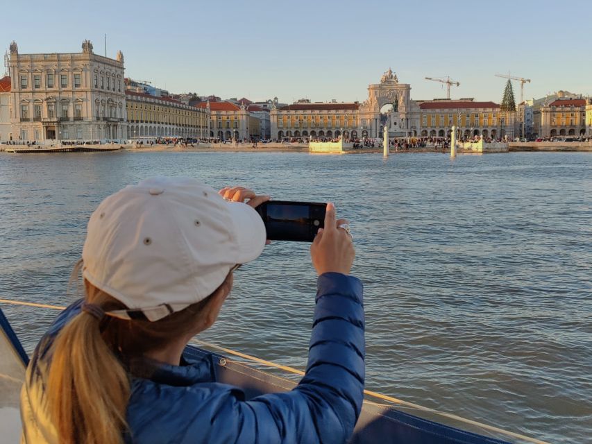 Lisbon: Scenic Day & Sunset Boat Tour with a Drink - Getting on board at Doca de Alcântara without the stress