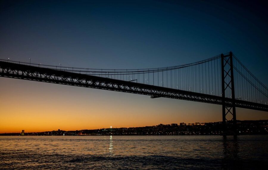 Lisbon: Scenic Day & Sunset Boat Tour with a Drink - Belém’s landmarks without the long walk: Tower, Jerónimos, and Discoveries