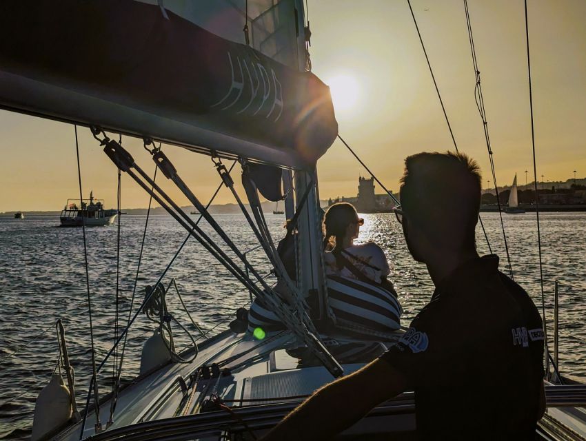 Lisbon: Scenic Day & Sunset Boat Tour with a Drink - Praça do Comércio first: Lisbon’s riverface at the start of the ride