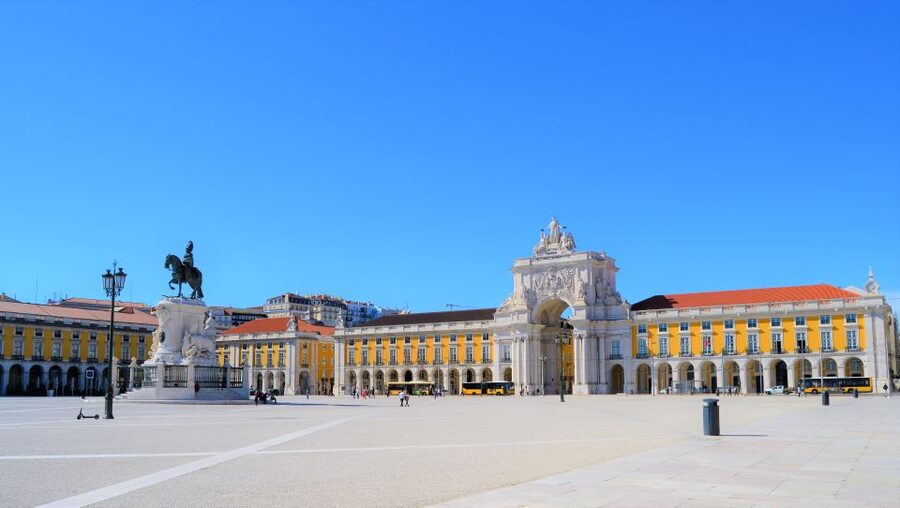 Lisbon: Segway Super Tour - Rossio Square, Chiado, and the Easy Transition Toward Cais do Sodré