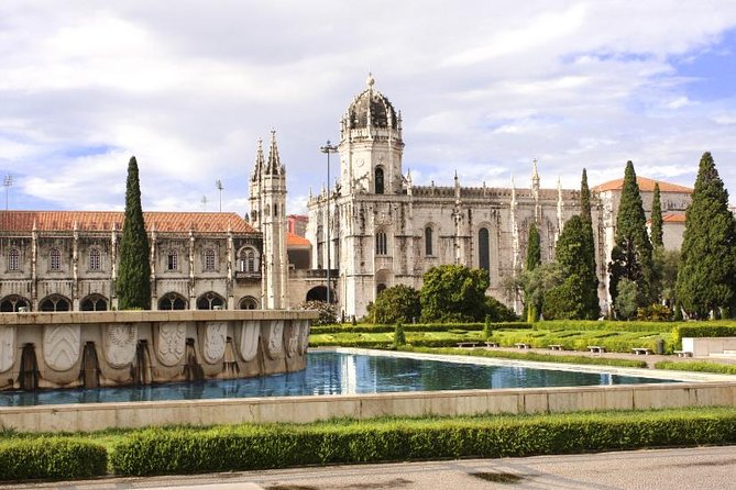 Lisbon Shore Excursion: Private Day Trip to Lisbon and Sintra - Praça Dom Pedro IV: A Quick Start With Big-City Bearings