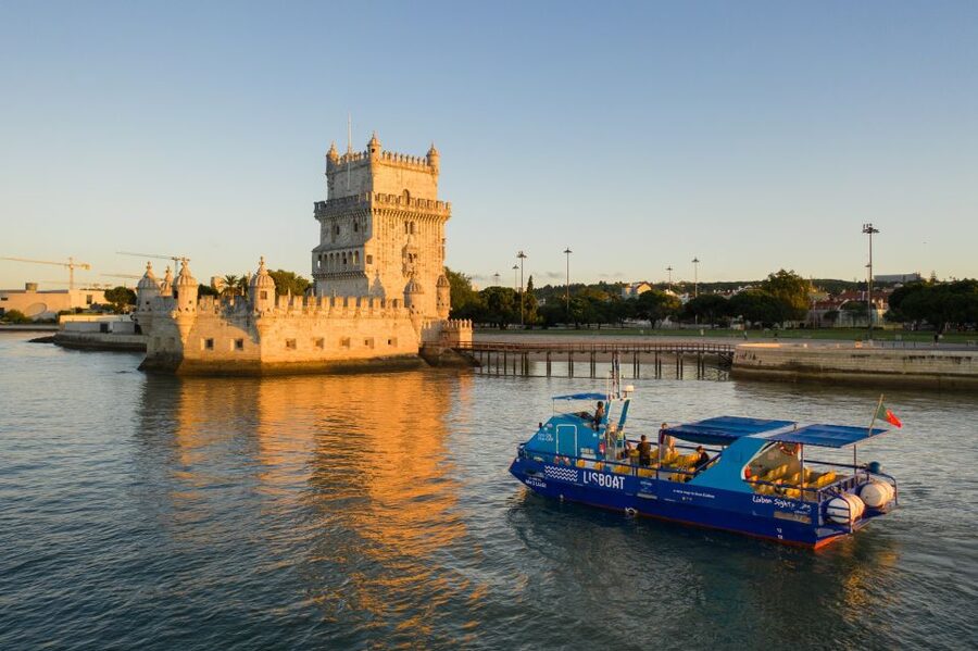 Lisbon: Sightseeing Boat Tour with Hop-On Hop-Off Option - Onboard comforts: free Wi‑Fi, toilets, and app guidance