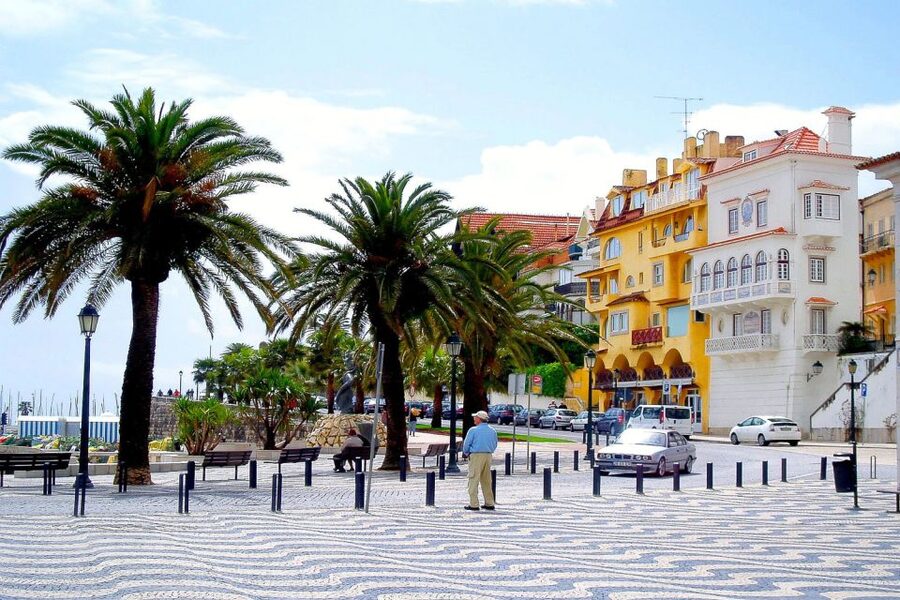 Lisbon, Sintra and Cascais: Full-Day Private Tour - Cascais: Ending the Day in a Chic Coastal Town Without the Rush