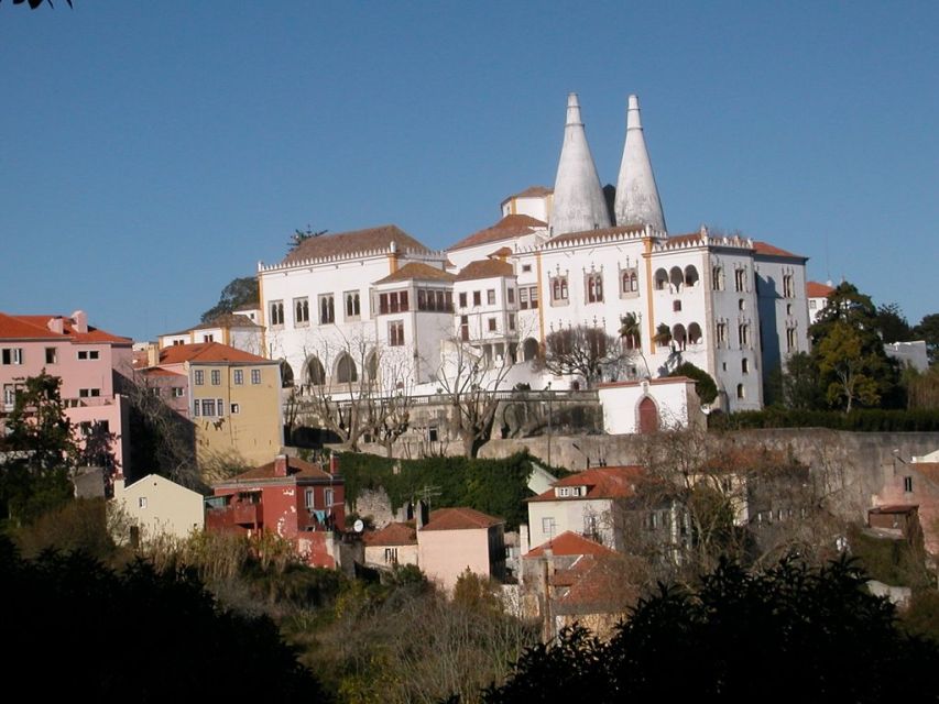 Lisbon: Sintra, Cascais and Estoril Private Day Tour - Sintra free time: historic center wandering without the chaos
