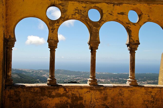 Lisbon: Sintra Half-Day Guided Tour with Pena Palace Tickets - The smart way to do Sintra in half a day