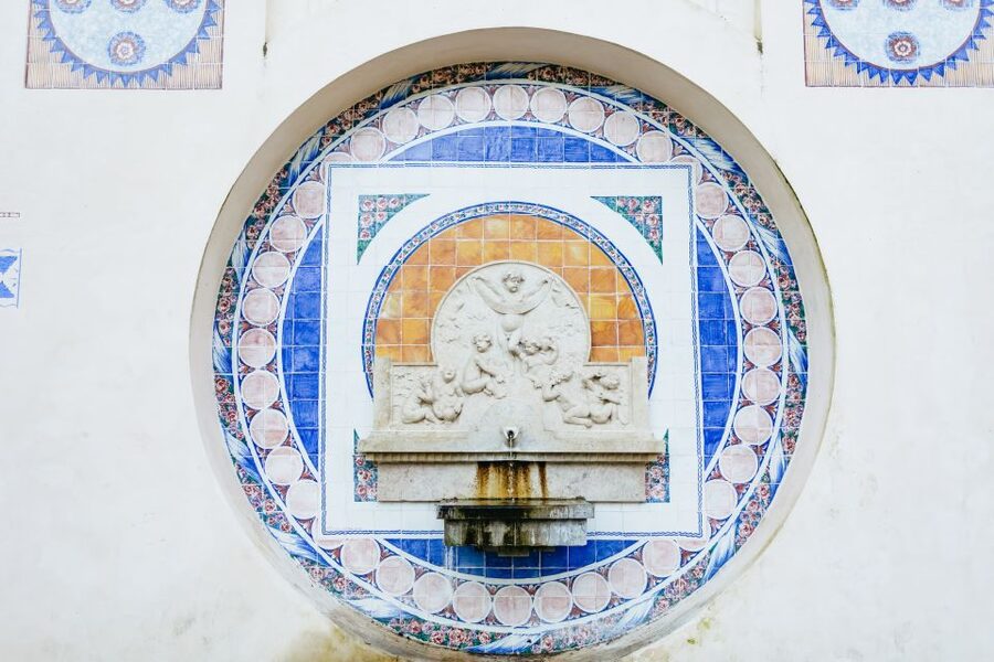 Lisbon: Sintra, Pena, Cabo da Roca, Cascais Tour with Pickup - Why the Guides Make This Tour Feel Worth It