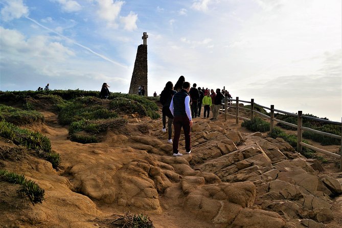 Lisbon: Sintra, Pena, Cabo da Roca Coast & Cascais Tour - The guide experience: narration style matters more than the site lists