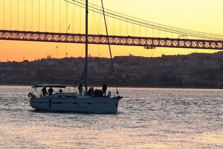 Lisbon: Sintra, Pena Palace, Belém Tour + sunset Boat Cruise - Guides and the small-group feel: what makes it feel easy