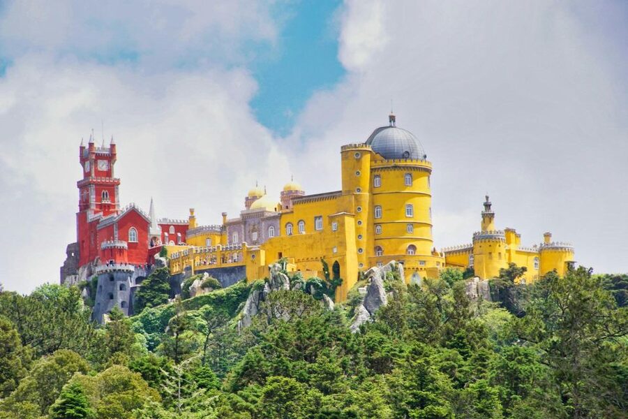 Lisbon: Sintra, Pena Palace, Cabo da Roca & Cascais Day Tour - Pickup, Comfort, and the 7-Hour Rhythm