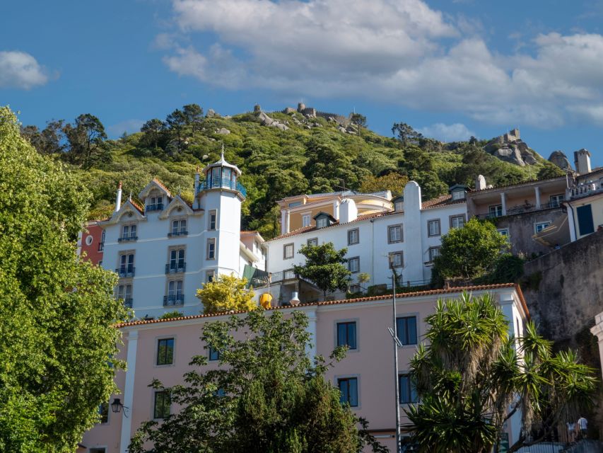 Lisbon: Sintra, Pena Palace, Cabo Roca Coast & Cascais Tour - Meeting, van comfort, and how the guide keeps things moving