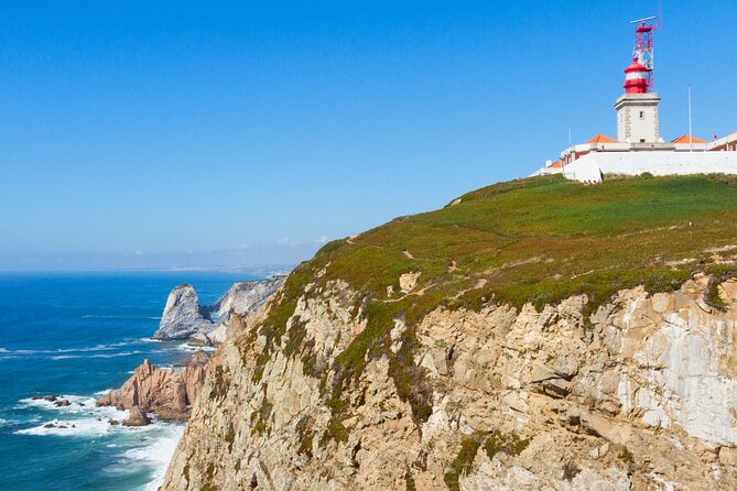 Lisbon: Sintra, Pena Palace , Cascais & Cabo Small Group Day Tour - What to wear and bring for Lisbon’s hills and ocean weather
