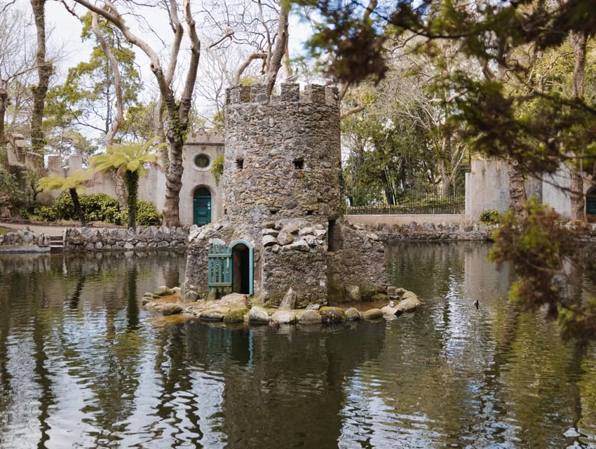 Lisbon: Sintra, Pena Palace & Cascais Guided Tour - Lunch planning: what’s included (and what isn’t)