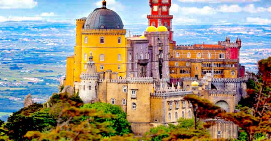 Lisbon: Sintra, Pena Palace, Quinta Regaleira, Cascais Tour - Cascais and Estoril Coast Time: Shopping, Brunch, and Sea-Air Strolls
