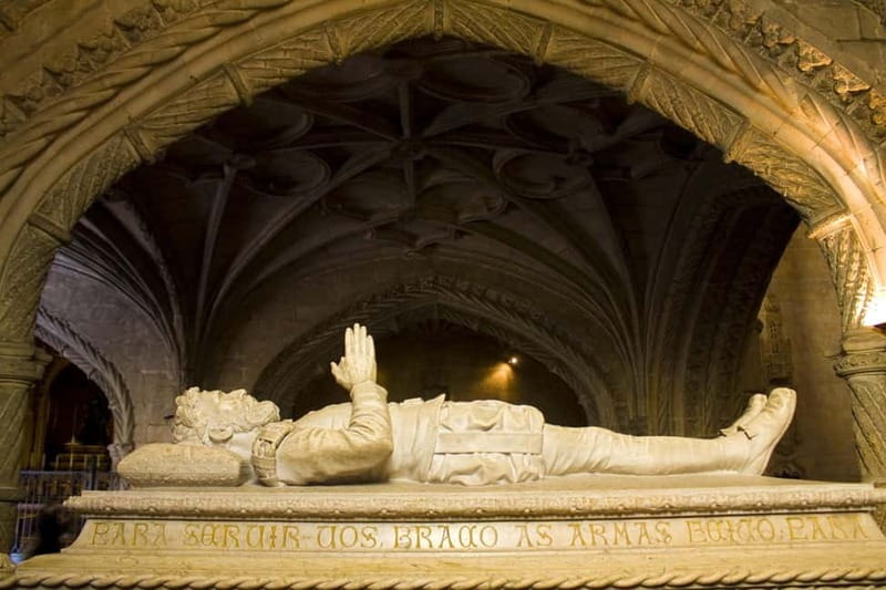 Lisbon: Skip-the-line Jerónimos Monastery Tour with Tickets - Royal tombs and Vasco da Gama: where the story gets personal