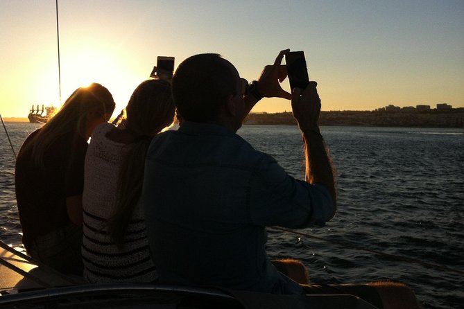 Lisbon Small Group 2h Sunset Sailing- Live Commentary & a Drink - The Small-Group Advantage: What Max 12 People Changes