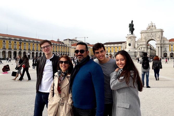 Lisbon Small-Group Sightseeing City Tour with Transportation - Viewpoints First: Parque Eduardo VII and Miradouro São Pedro de Alcântara