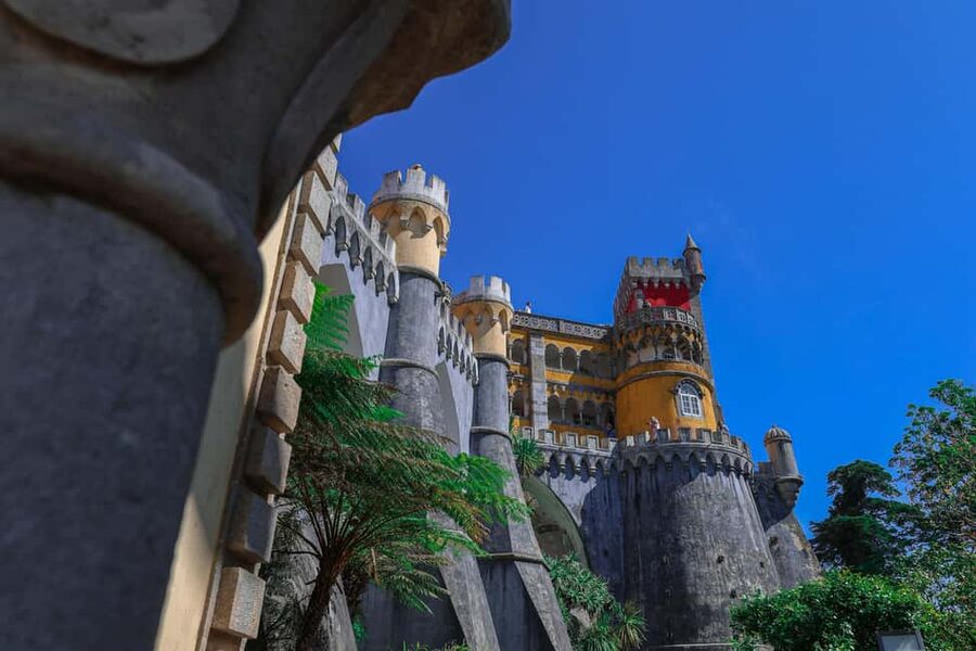Lisbon: Small-Group Sintra, Pena Palace, Cascais, & Belém - Sintra Center Free Time: Snacks, Shops, and Easy Wins
