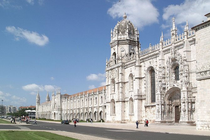 Lisbon Small Group Tour - Igreja de São Vicente de Fora: a church with Lisbon’s patron saint behind it