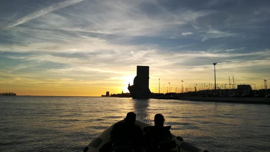 Lisbon Speedboat Sunset with Monuments Sightseeing - 25 de Abril Bridge: The Moment the Tour Feels Like a Ride