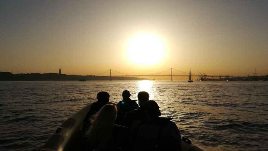 Lisbon Speedboat Sunset with Monuments Sightseeing - Christ-King and the 7 Hills Feeling from Above the Waterline