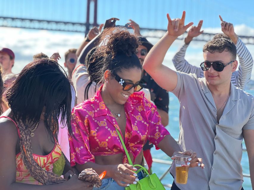 Lisbon: Splash Boat Party the only all inclusive party + SUP - Who this 4-hour all-inclusive boat party suits best