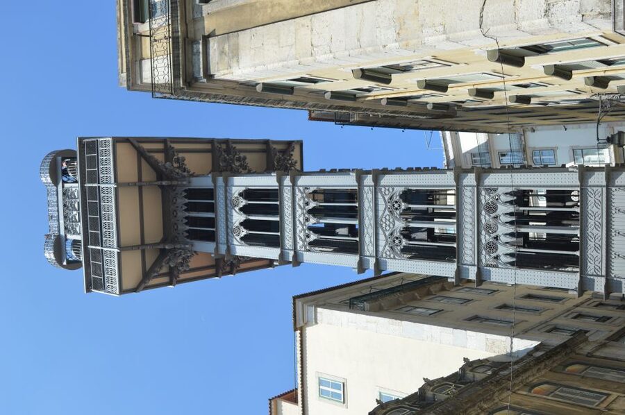 Lisbon: Starter Walking Tour to the highlights in German - Baixa and Rossio Square: Lisbon’s Street-Level Reality